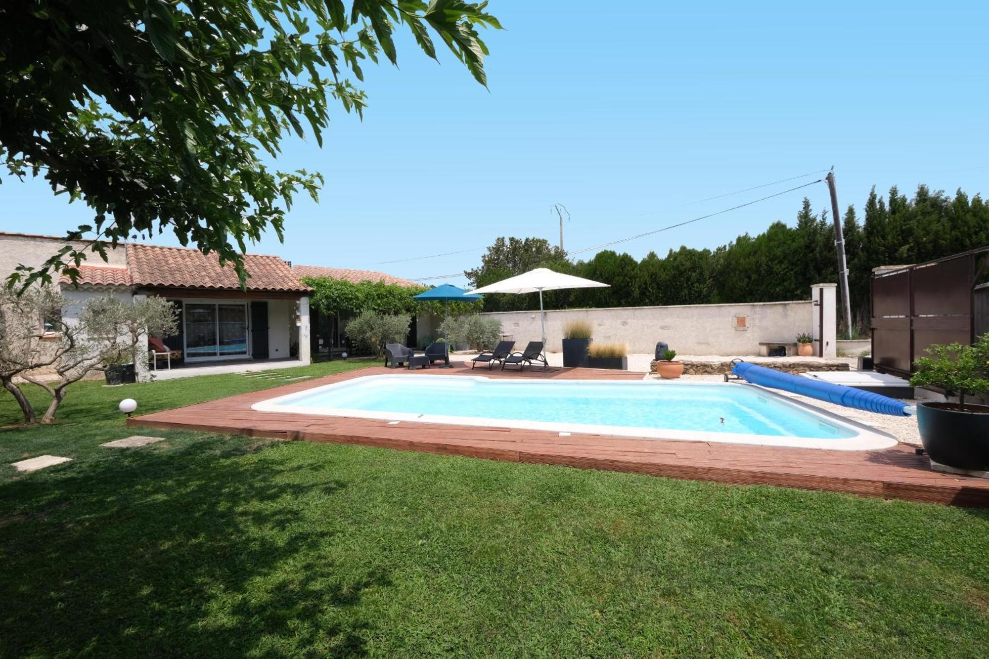 Très jolie location vacances climatisée, 6 personnes proche des Baux de Provence, située au coeur des Alpilles à Mouriès, LS1-312 Clarta Exterior foto